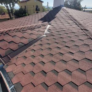 Изграден Нов покрив с битумни керемиди