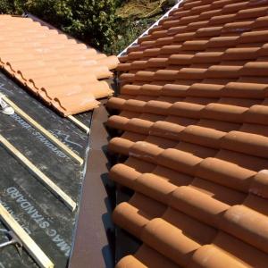 Изграждане на нов покрив с нови керемиди