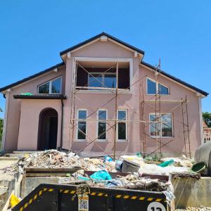 B82CAF55-D667-47D6-9526-843A4F258E7B