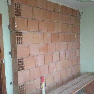 Ярлово зидария на преградни стени