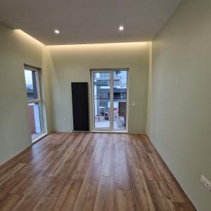 Завършено скрито осветление и основно с луни