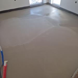 Саморазливна замазка обект:Черни връх