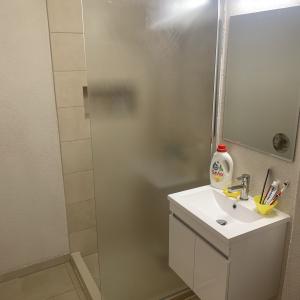 8BAF2805-6F76-47DB-9E48-B54639883D35