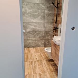 IMG-cb8bcd81179c4b0b652f1b1733d36b46-V