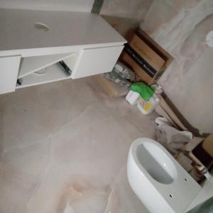 Монтаж на шкаф за баня