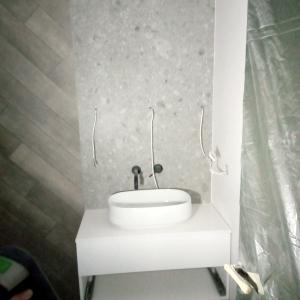 Шкаф за баня с монтаж и на мивка 2