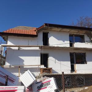 18C13E2F-1AE9-4FC8-B8EC-749F430C5B8C