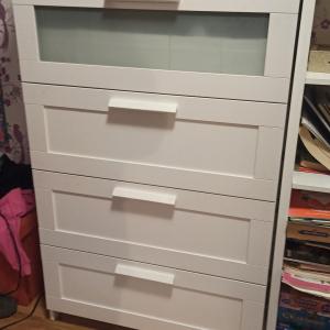 Икейски скрин