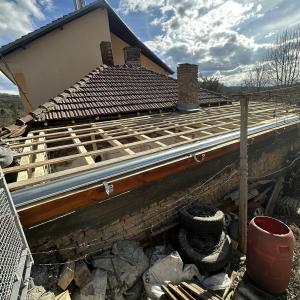 Монтаж на дървена конструкция и челни дъски