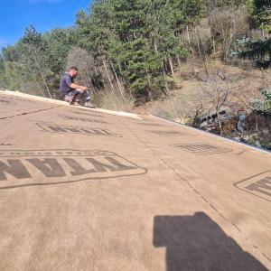 Водоустойчива подкеремидна мембрана.