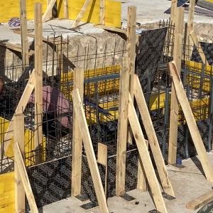 Груб строеж