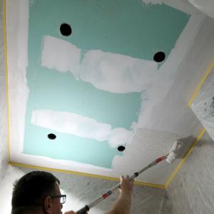 Шпакловка с нож и валяк.