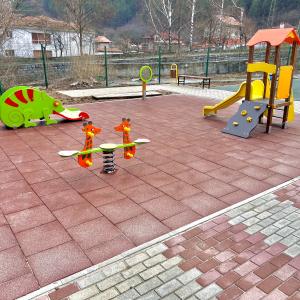 32A34312-FCB6-47A6-B9D5-2F1645837283