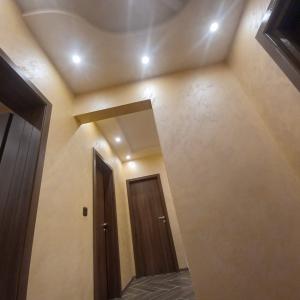 Таван Коридор 1