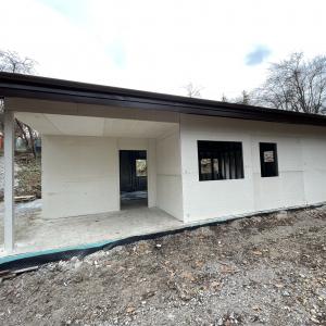 DE5643FF-0939-4B66-ADFA-BDBFE6525B8C