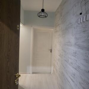 IMG-c37f853551f27e52721c975cec8fd83a-V