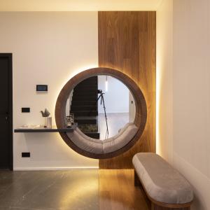 Антре и монтаж на паркет по стена