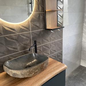 C59C124B-FFCF-4143-B803-BC5676861833