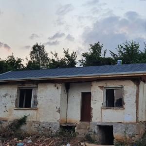 Монтаж на битумни керемиди и улуци