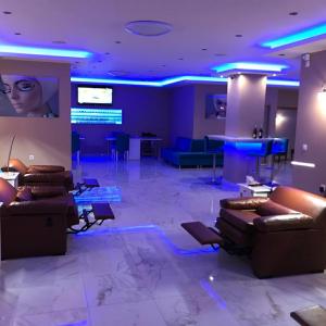 44855387_2491717530898860_152745125993250816_n