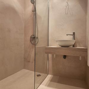 160de6a2-c3a5-4142-917c-bbd3fda9d8cc