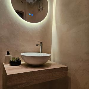 71e7d28c-4f7f-4a4e-9a8d-4a634f7d3893