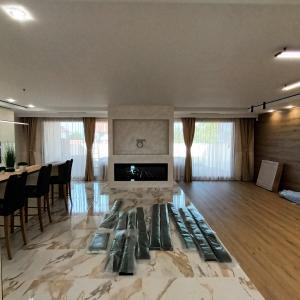 Дневна с камина