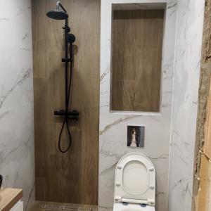 IMG-9418a0218fb887de9267035571ca6271-V