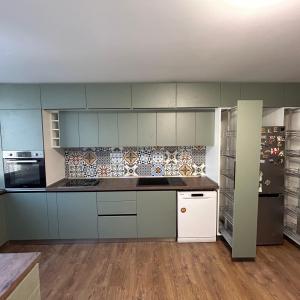 кухня в зелено