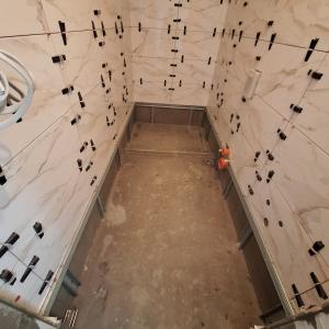 Направа на под и плочки по стените