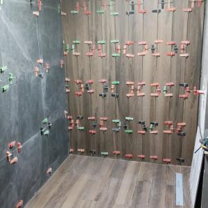 Лепене на плочки в баня