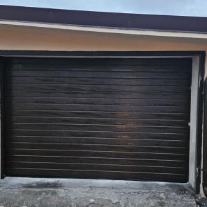 Секционна врата