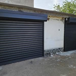 Ролетна врата със стоманени ламели