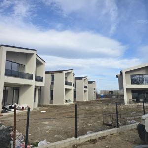 17634655049278575555537861011559