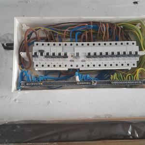 монтаж на ел. табло