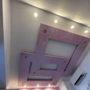 Окачен таван в хол