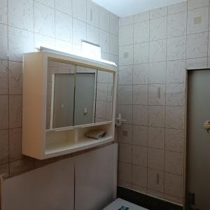 Завършване на баня с тапети