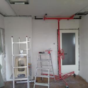 хол - окачен таван