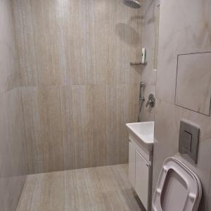 IMG-8f55f9041db4da6a33efe1280ade4b49-V