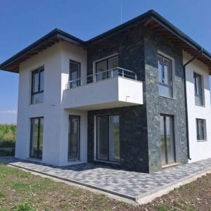 Завършена къща