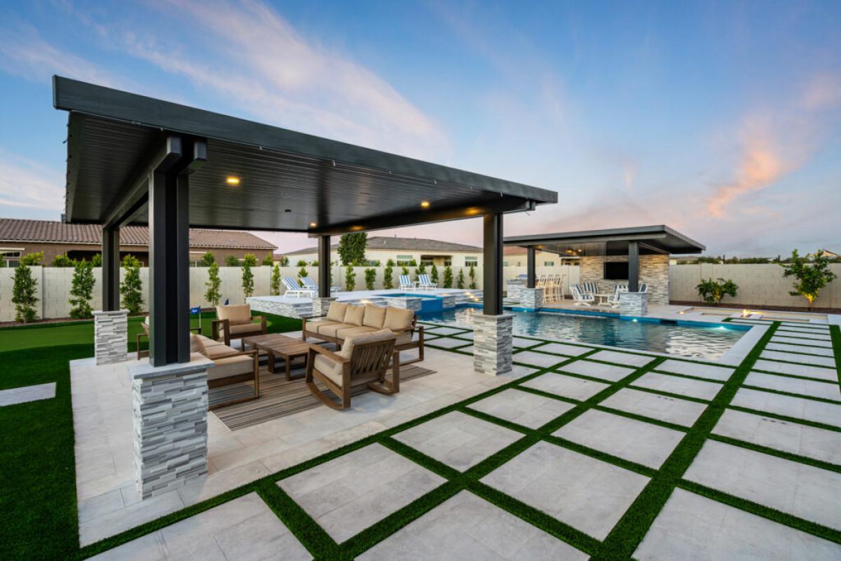 Изграждане и оформление на двор с басейн и кът за отдих